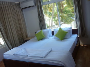 Batuta Maldives Surf View Otel Thulusdhoo Dış mekan fotoğraf